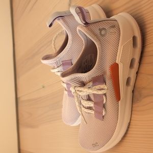 On Running Size 7 Brand New Sneakers